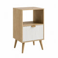 Mesita de noche de madera MDF con patas de madera maciza de haya cajón frontal acanalado y estante abierto 45 x 40 x 60 cm Color roble claro y blanco